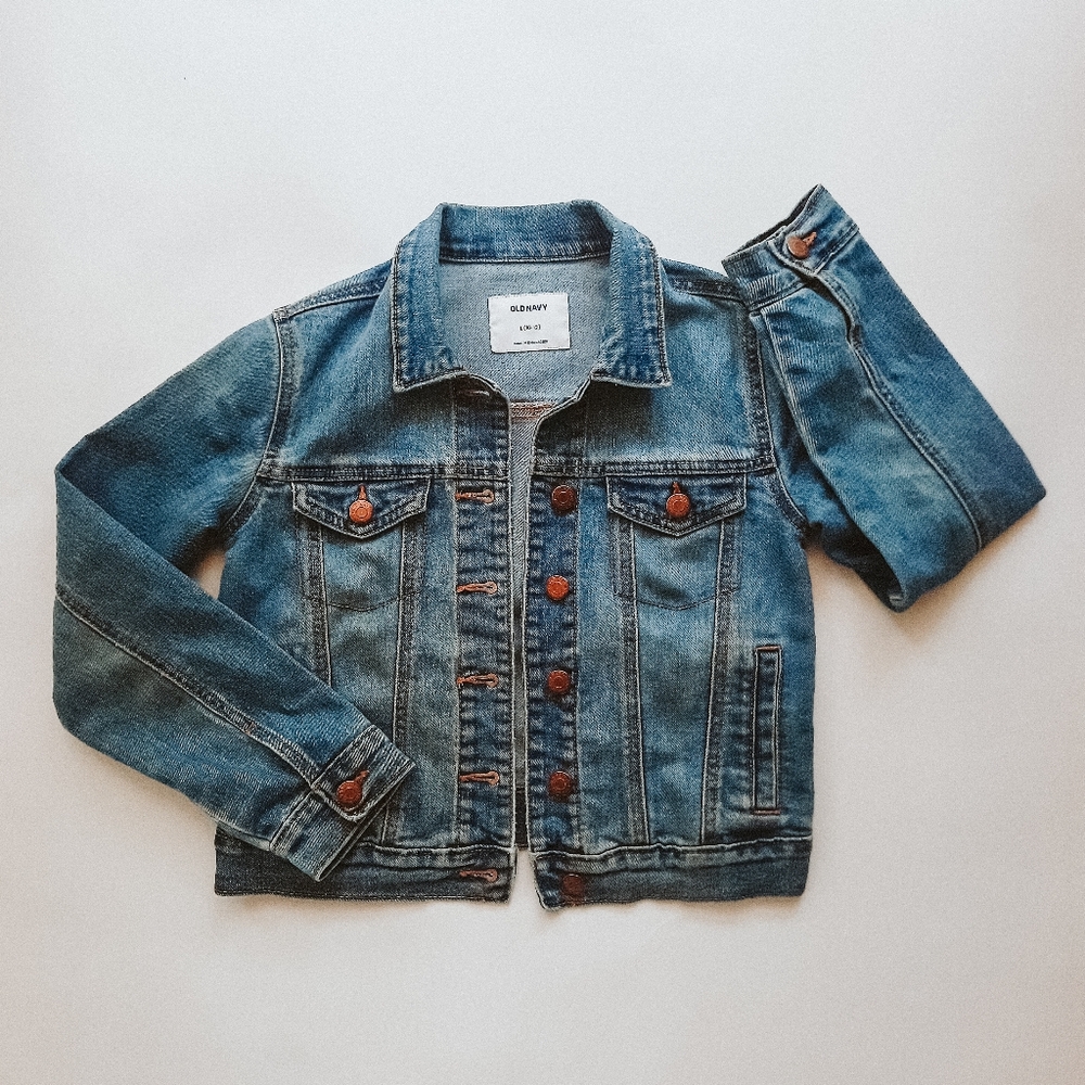 Old Navy Girls Classic Trucker Denim Jean Jacket size Large 10-12